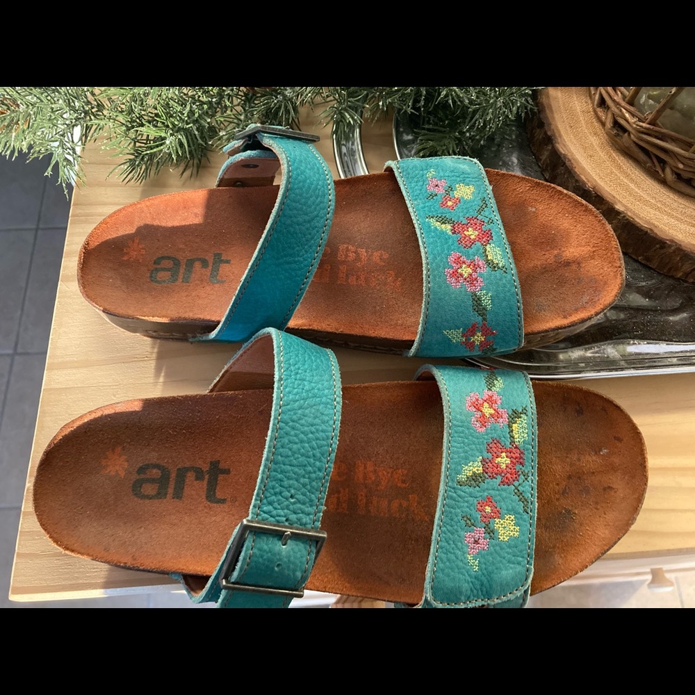 The Art Company sandals